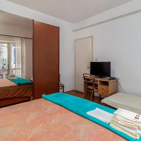 1 Bedroom Stunning In *