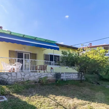 Amazing In With Kitchen Apartment